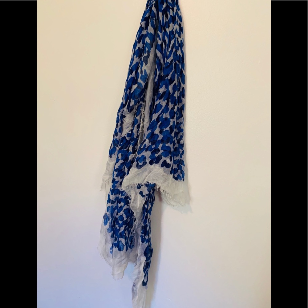 Leopard print scarf